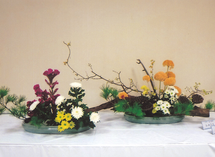 いけばな小原流 〜花とハッピーなつき合い〜